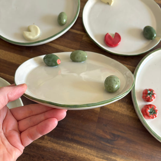 Trompe L'oeil Plate ~ Olives 18cm